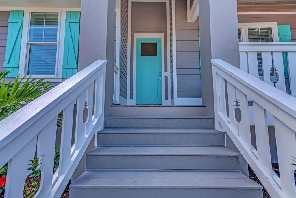 4 bed 4 bath, bonus bunk room heated pool WATER SLIDE spa WiFi photo 4