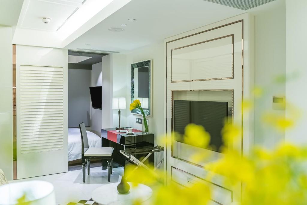 Сьюит (Люкс «Премьер»), Hotel Pravo Hong Kong