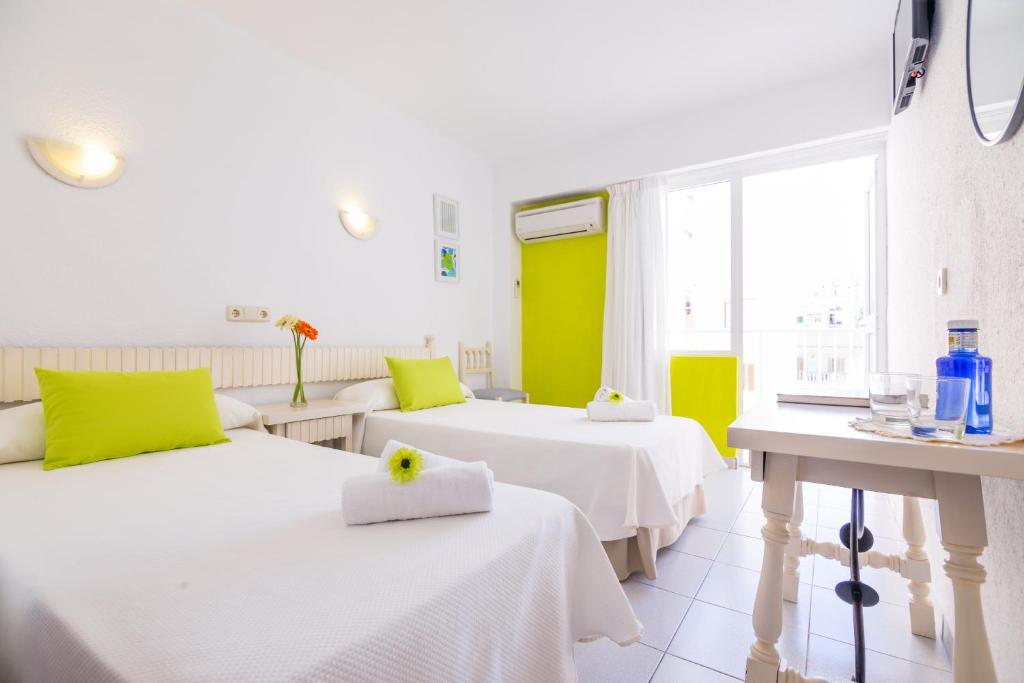 Garau Petit Hotel photo 1