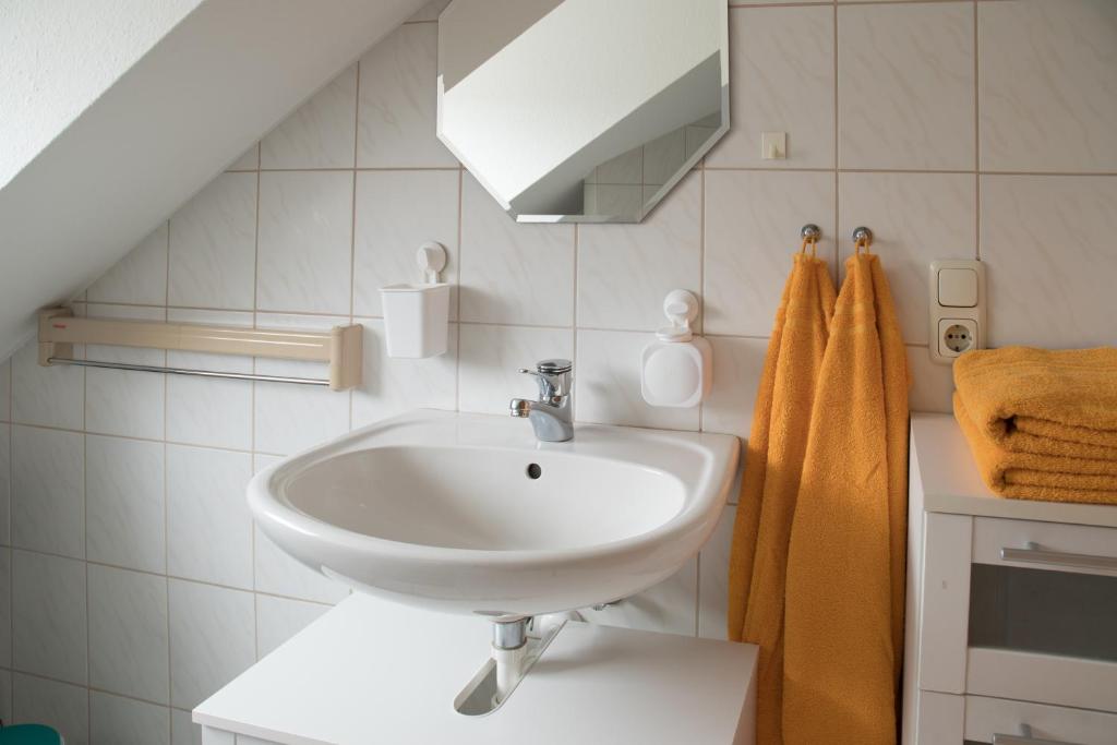 Ferienwohnungen Wittmann, Wohnung 2 OG., für bis zu 3 Personen photo 4