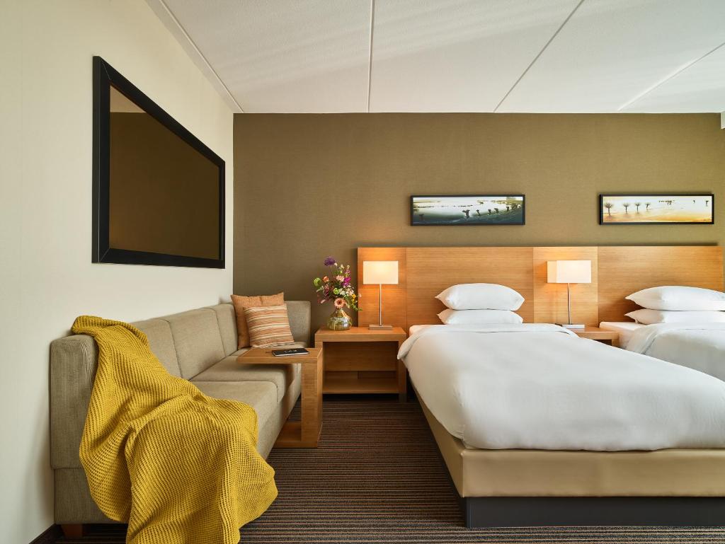 Двухместный (Просторный двухместный номер с 2 отдельными кроватями), Hyatt Place Amsterdam Airport