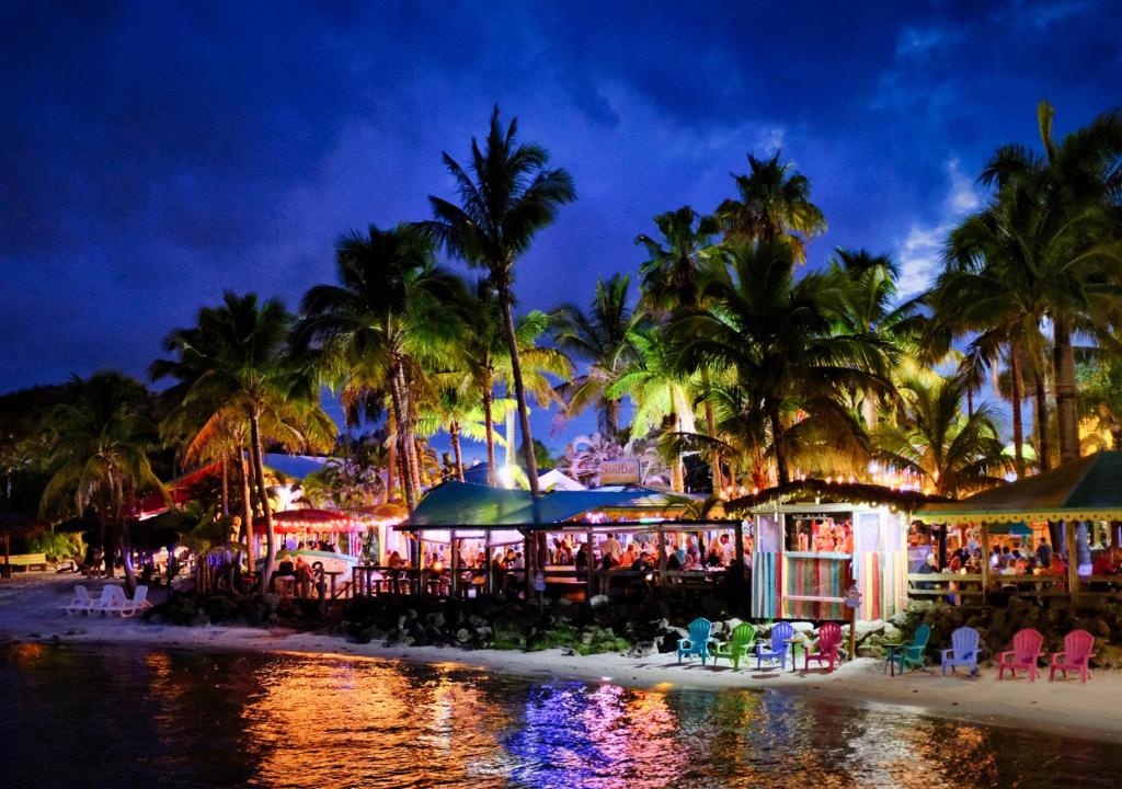 Capt Hiram's Resort image