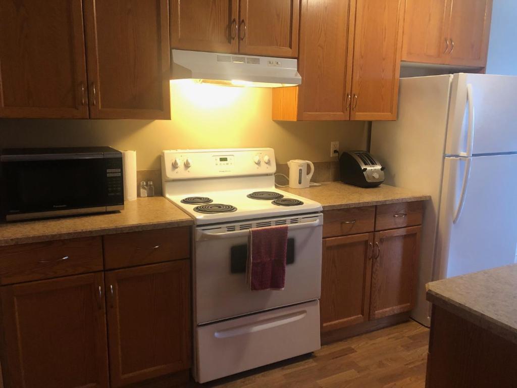 Oasis Corporate Rentals - Camrose photo 2