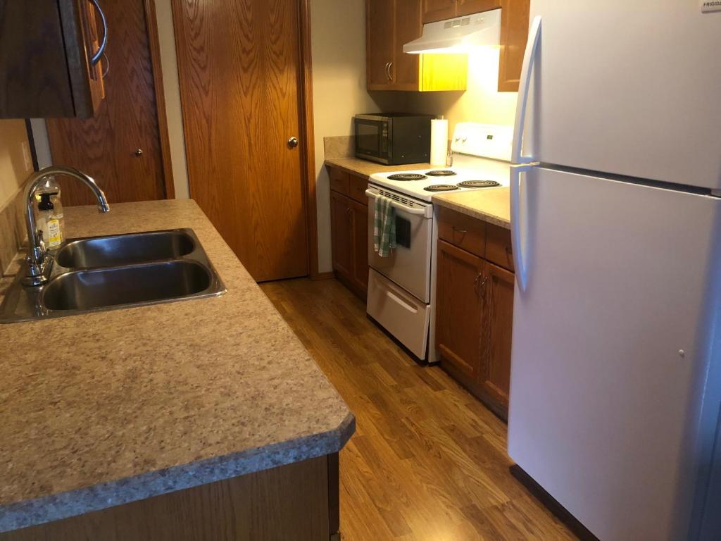 Oasis Corporate Rentals - Camrose photo 1
