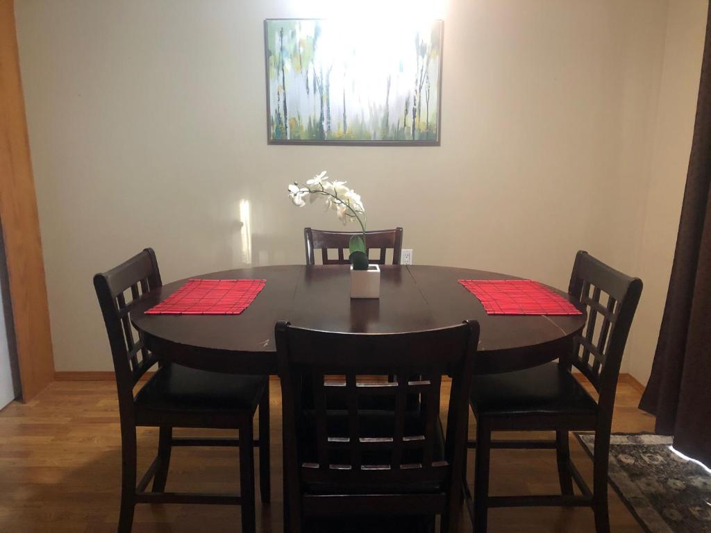 Oasis Corporate Rentals - Camrose photo 3