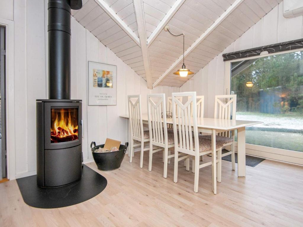 6 person holiday home in Ringk bing photo 1