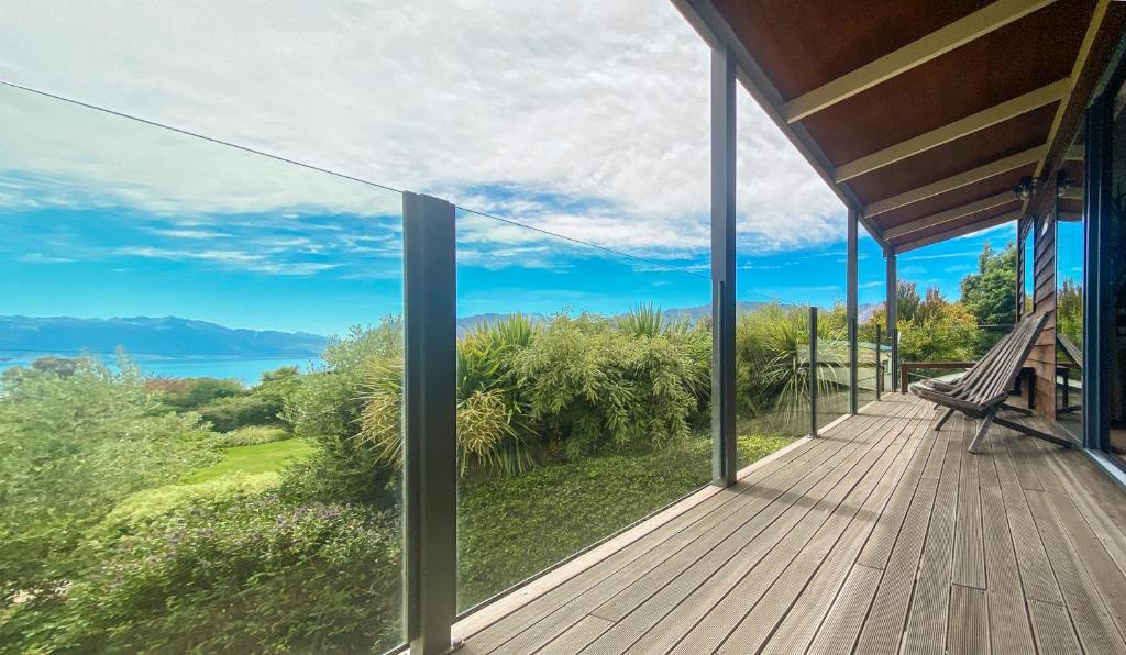 Stunning Panoramic Lake Hawea Views 5 Bedrooms photo 3