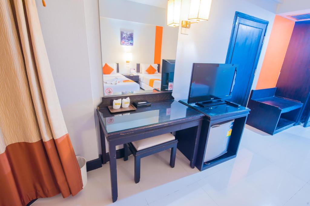 Asawann Hotel photo 1