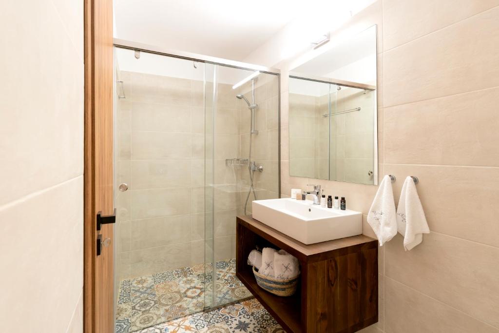 Сьюит (Люкс Ione), Blue Jasmine Suites