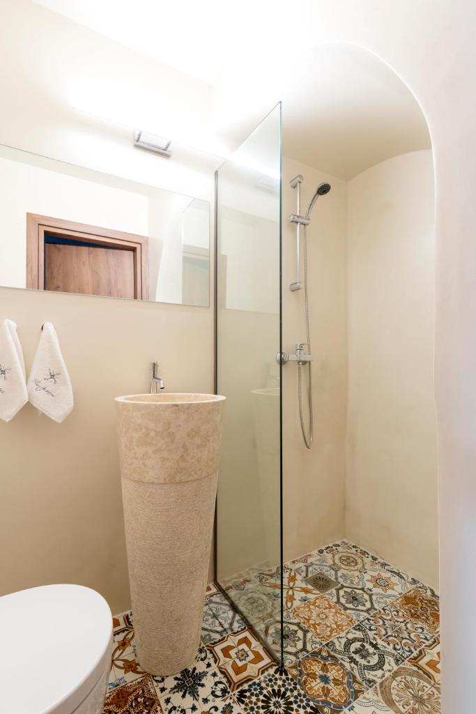 Сьюит (Люкс Dione в мансарде), Blue Jasmine Suites