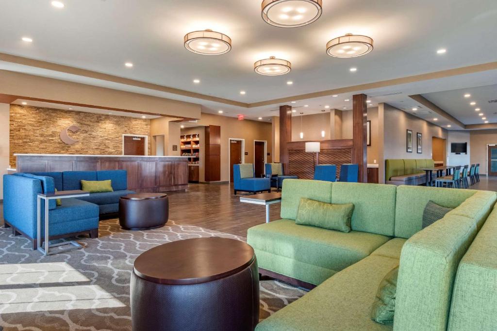 Comfort Suites Camp Hill-Harrisburg West photo 3