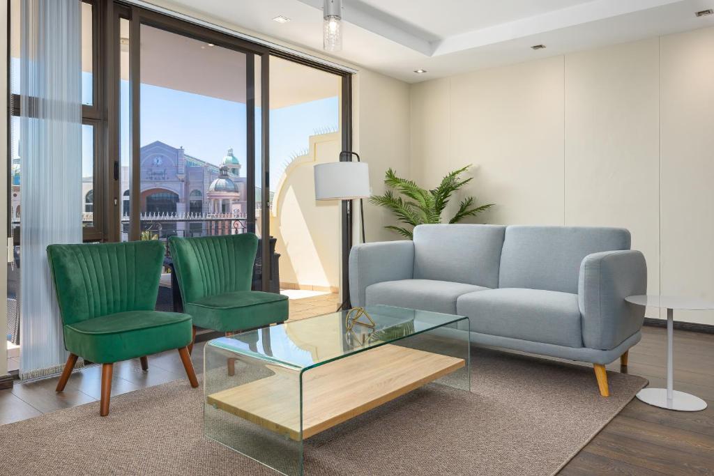 Island Club Luxury Apartments - Tap to explore photos