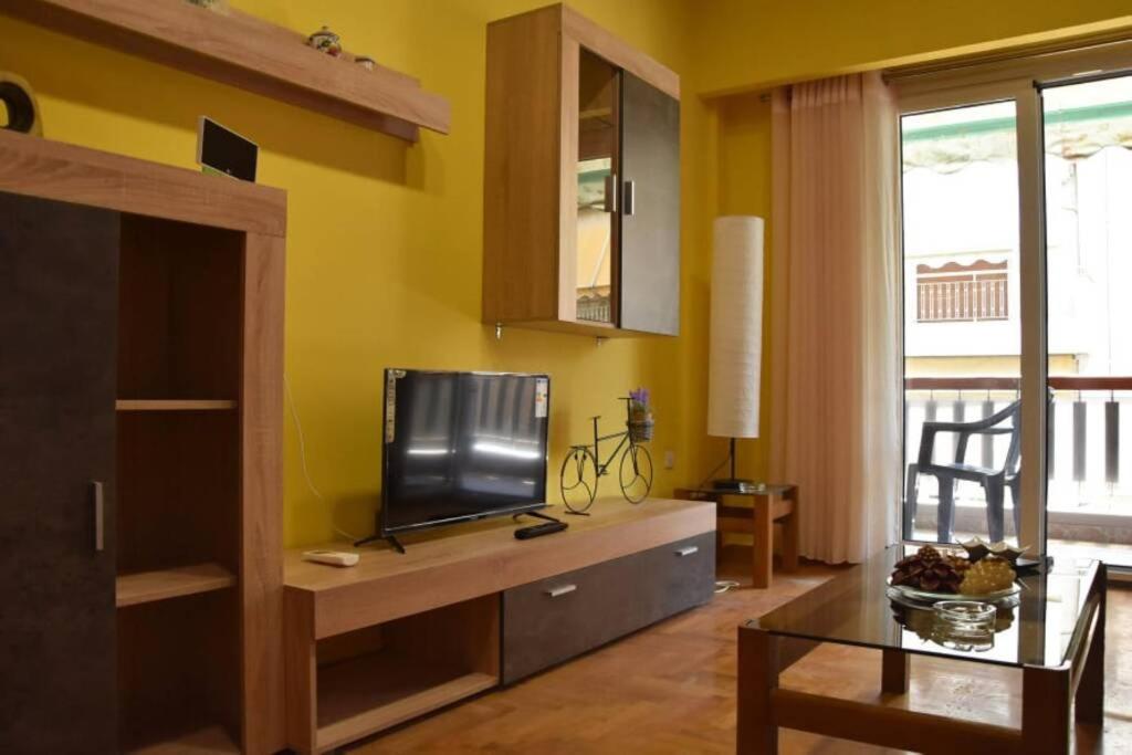 Colourful Apartment in AthensCity 1min from Subway - Tap to explore photos