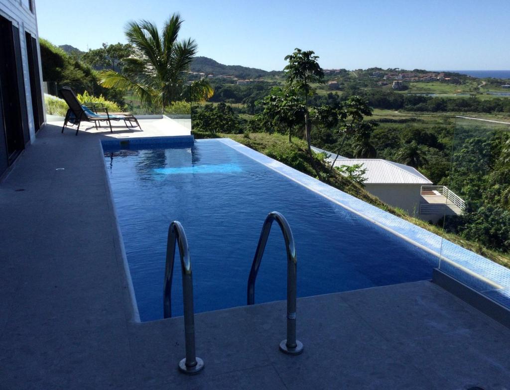 Turquoise Views at Coral Views Village photo 3