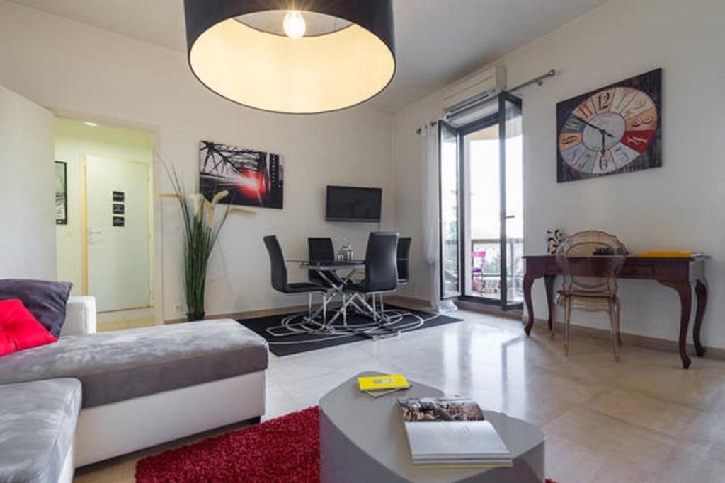 GRAND H -F2, FACE VIEUX- NICE, TERRASSE, ASCENSEUR, CLIMATISATION, Terrace - Nice city center photo 1