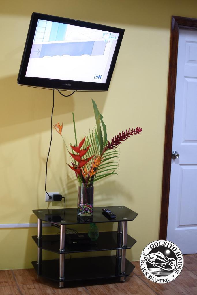 Black Snapper House photo 3