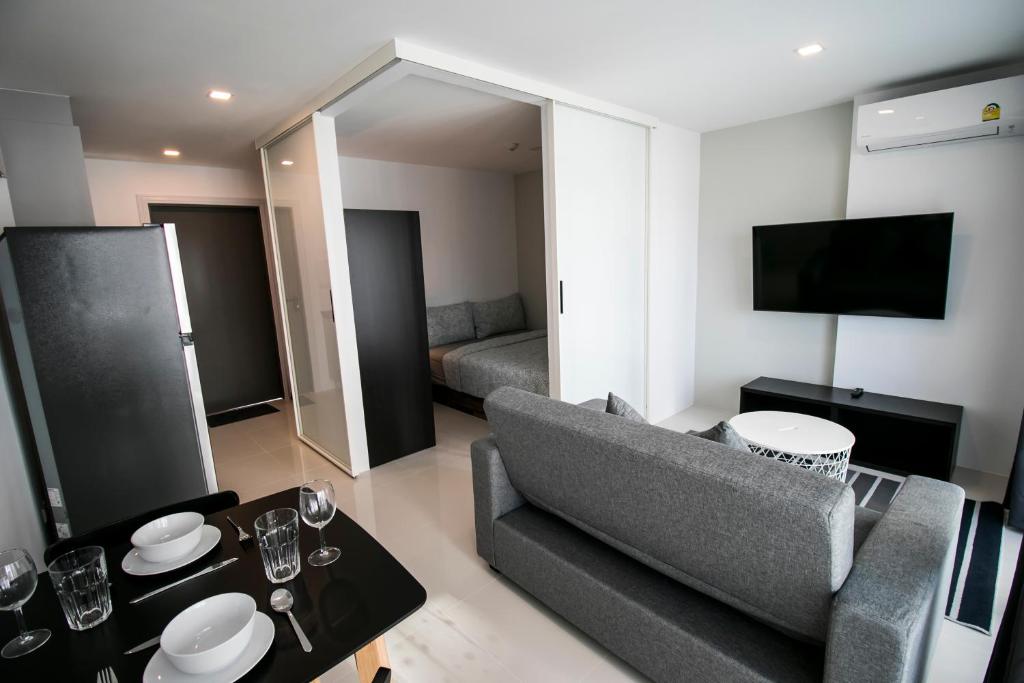Mantra Beach Condominium Suite - Mae Phim Room Type - Deluxe Queen Room