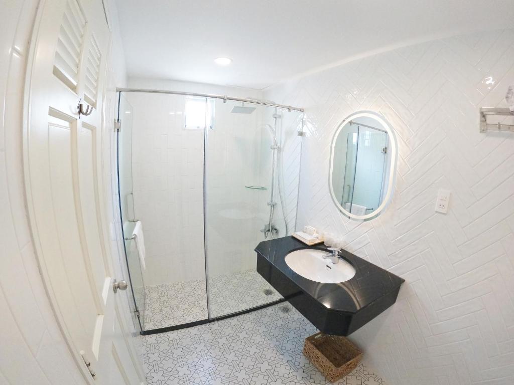 Двухместный (Номер Делюкс с кроватью размера «king-size»), Dinh Phat Hotel