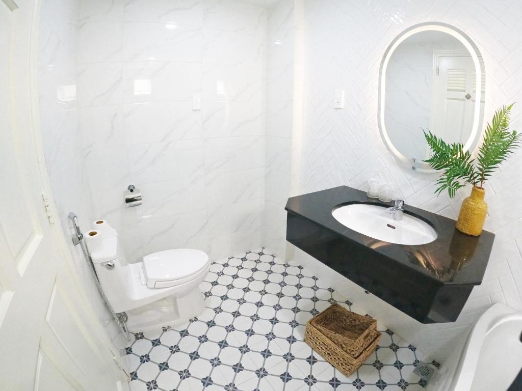 Четырехместный (Четырехместный номер с собственной ванной комнатой), Dinh Phat Hotel