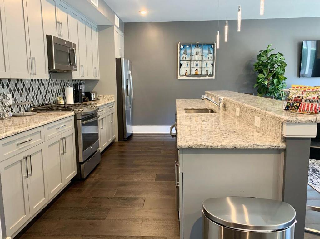 The Creole Queen - Tap to explore photos