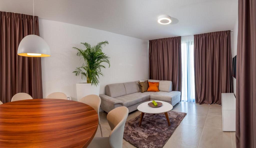 Villa Trogir Deluxe 2 6 Beautiful Bedrooms Private Pools Sea Front - Sauna photo 3