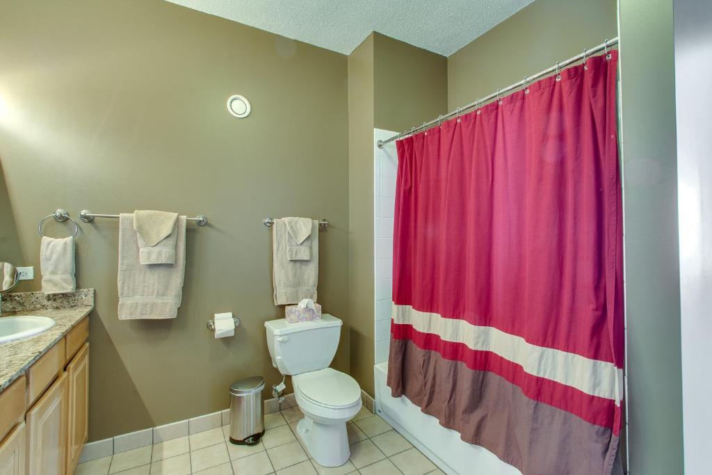 Апартаменты (Улучшенные апартаменты 3 в пентхаусе с 2 спальнями), The Penthouse at Grand Plaza