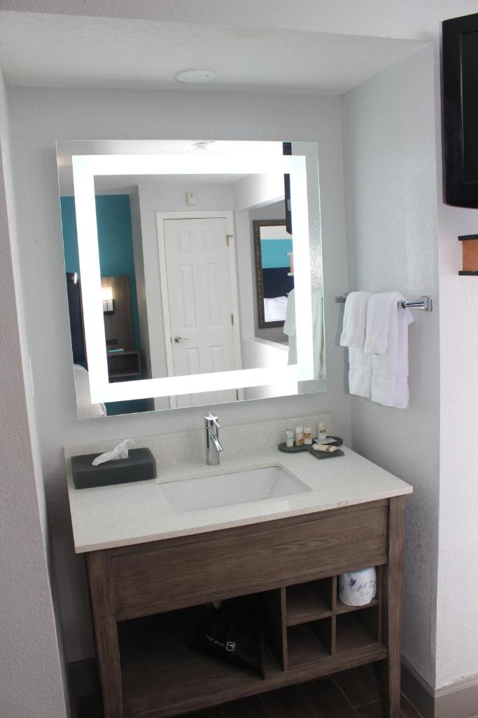 La Quinta by Wyndham Oceanfront Daytona Beach photo 3