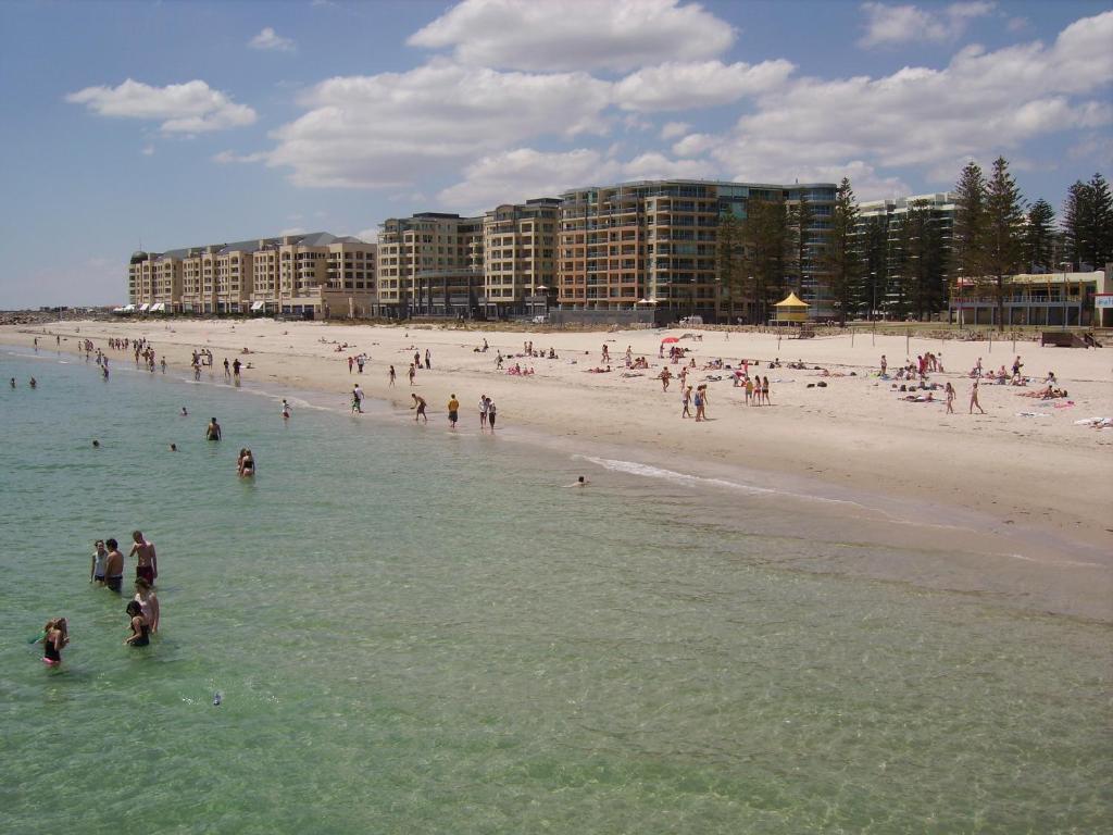 Glenelg Sea-Breeze photo 1