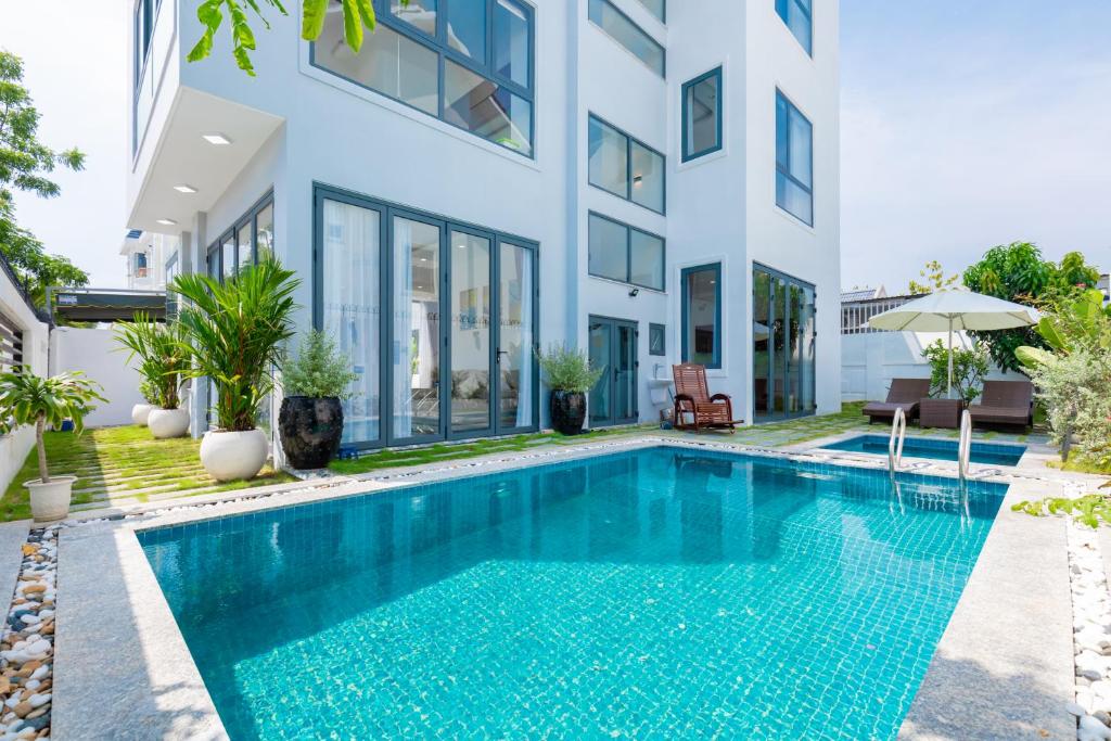 Palm Villa 31 (8 Phòng Ngủ) Khu Nghĩ Dưỡng Cao Cấp