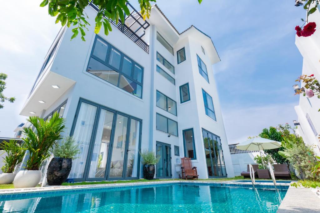 Palm Villa 31 (8 Phòng Ngủ) Khu Nghĩ Dưỡng Cao Cấp