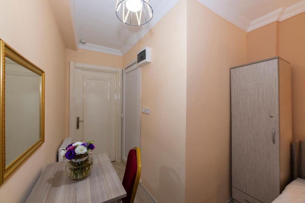 Golden Flower Hotel photo 3