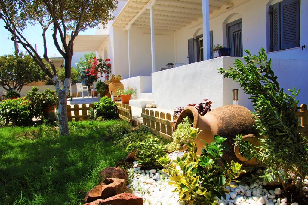 George's Place Sifnos - apartments photo 1