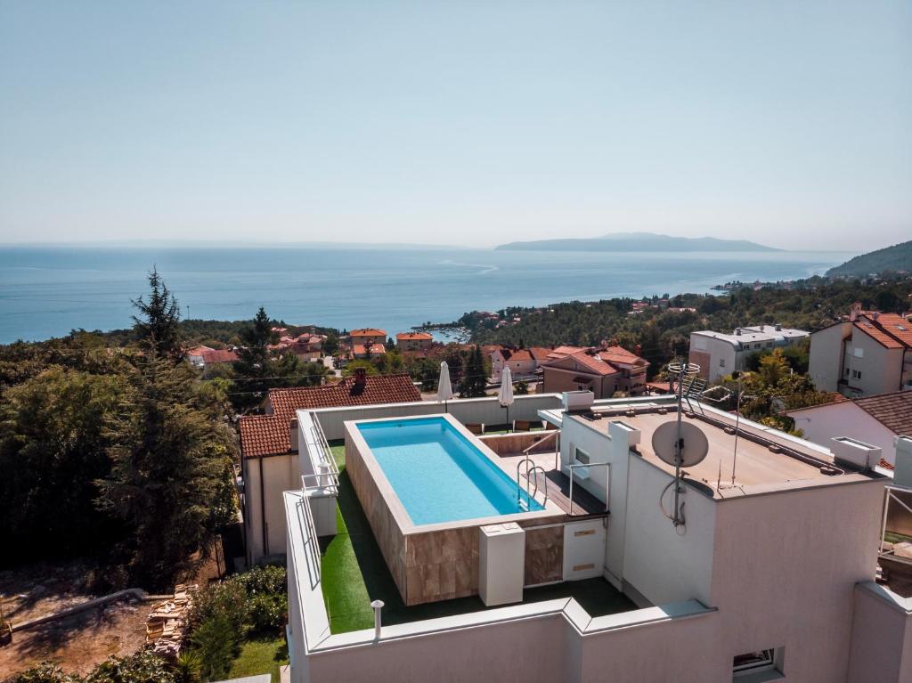 Apartment Lara with rooftop swimming pool photo 4