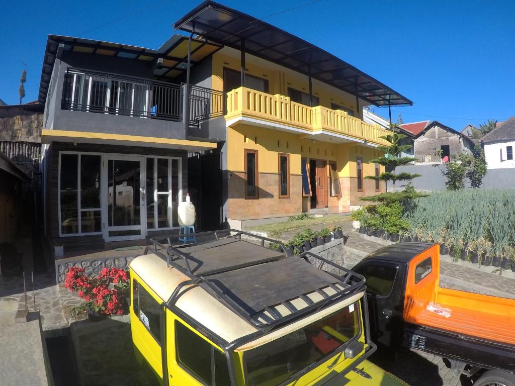 Homestay Lereng Bromo - Tap to explore photos