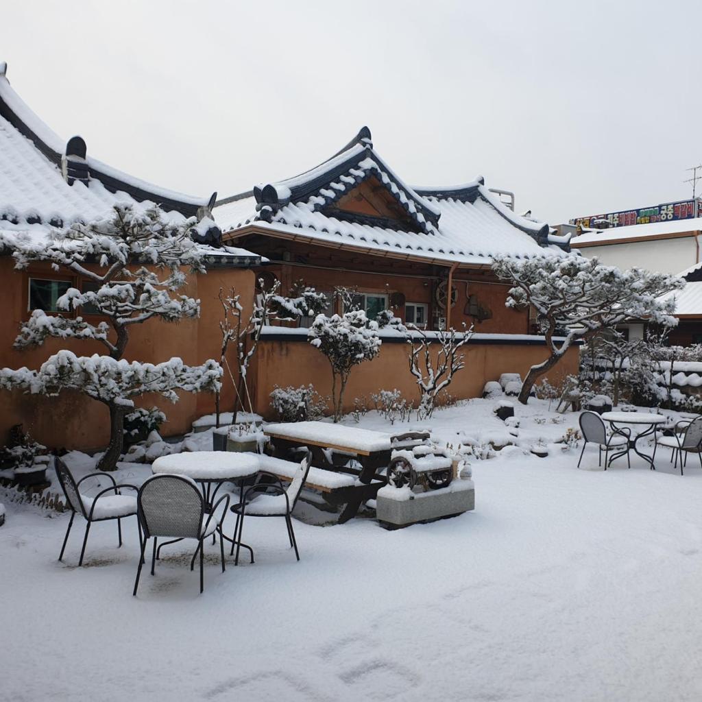 Hanok Hyeyum photo 3