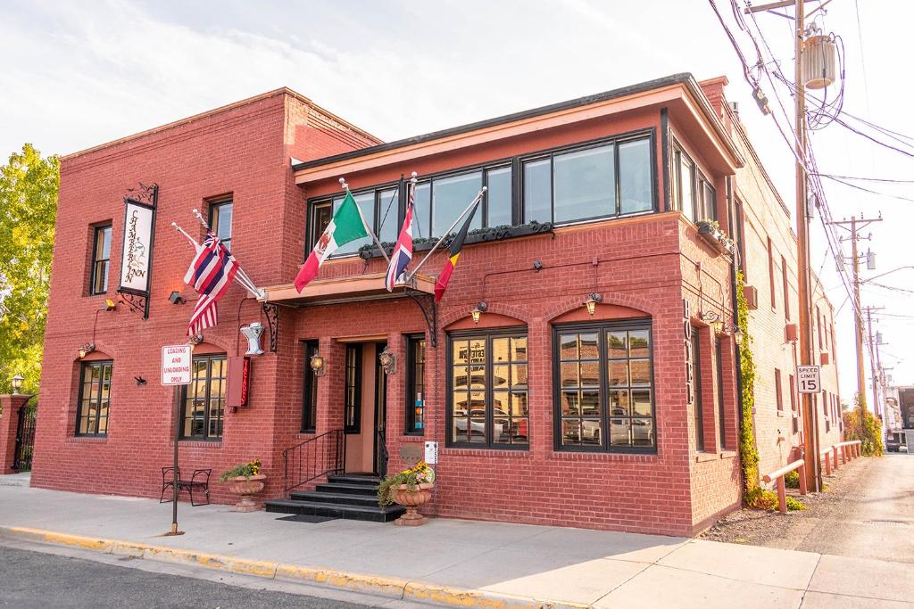 Chamberlin Inn Cody image