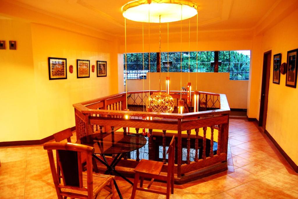 Centro Mactan Suites photo 3
