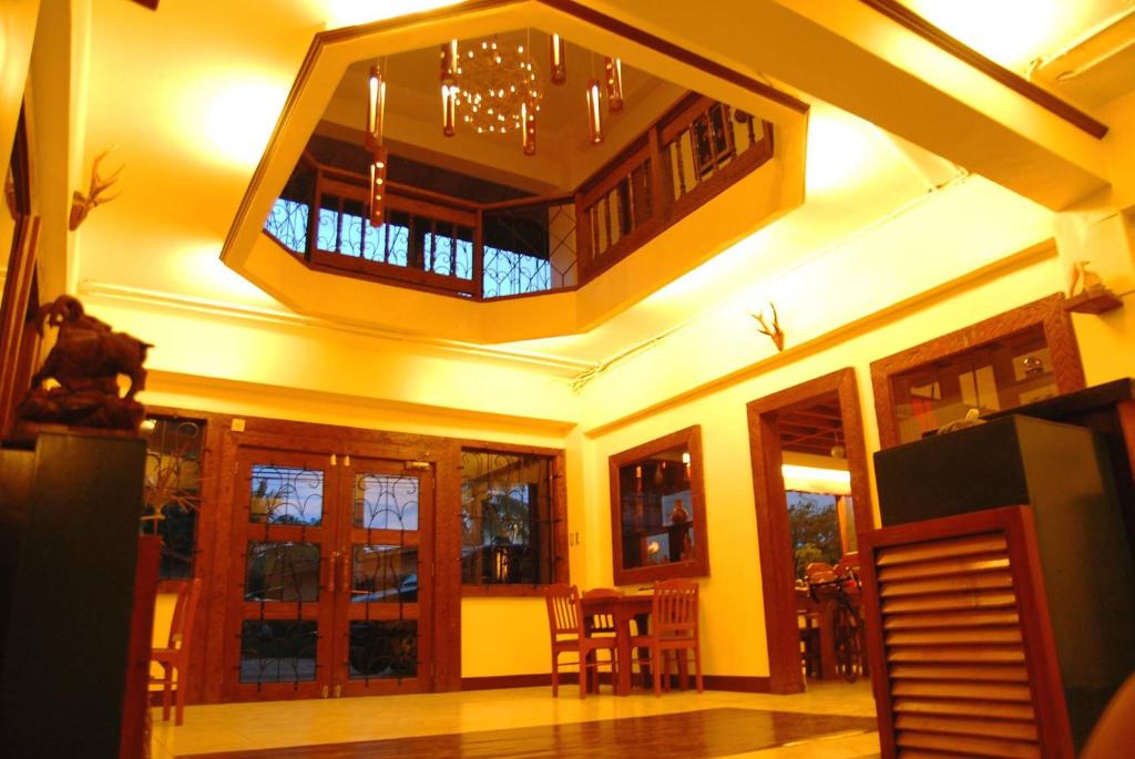 Centro Mactan Suites photo 2