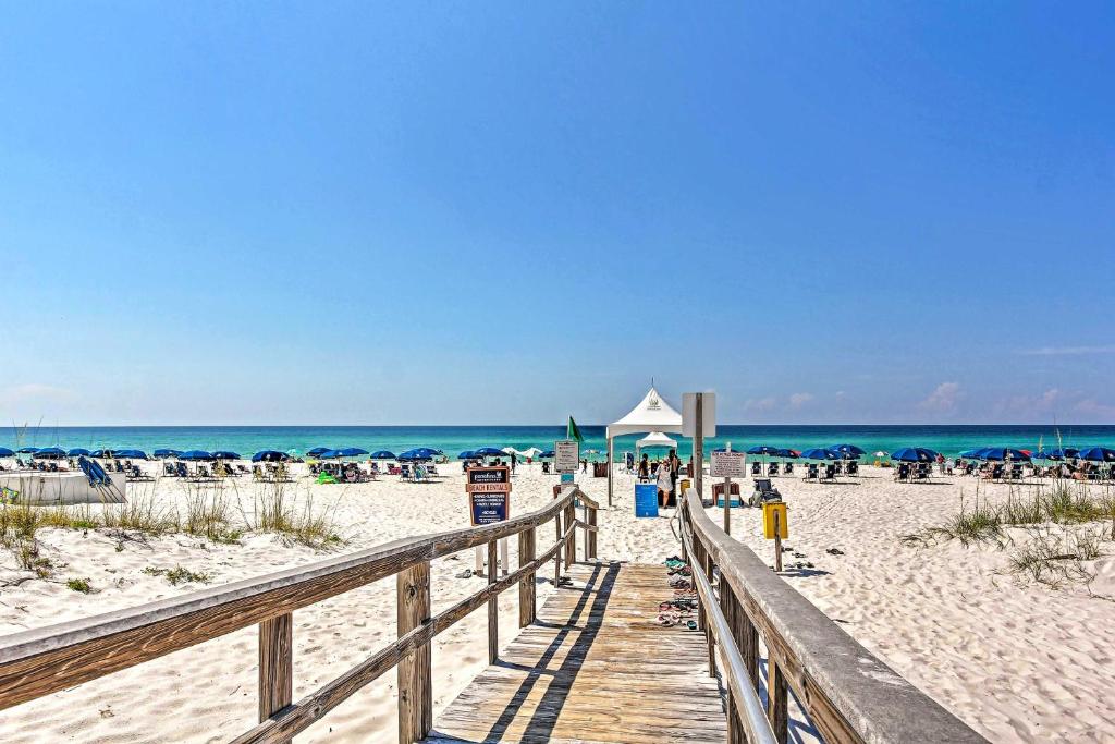 Pensacola Beach Penthouse with View and Pool Access! photo 1