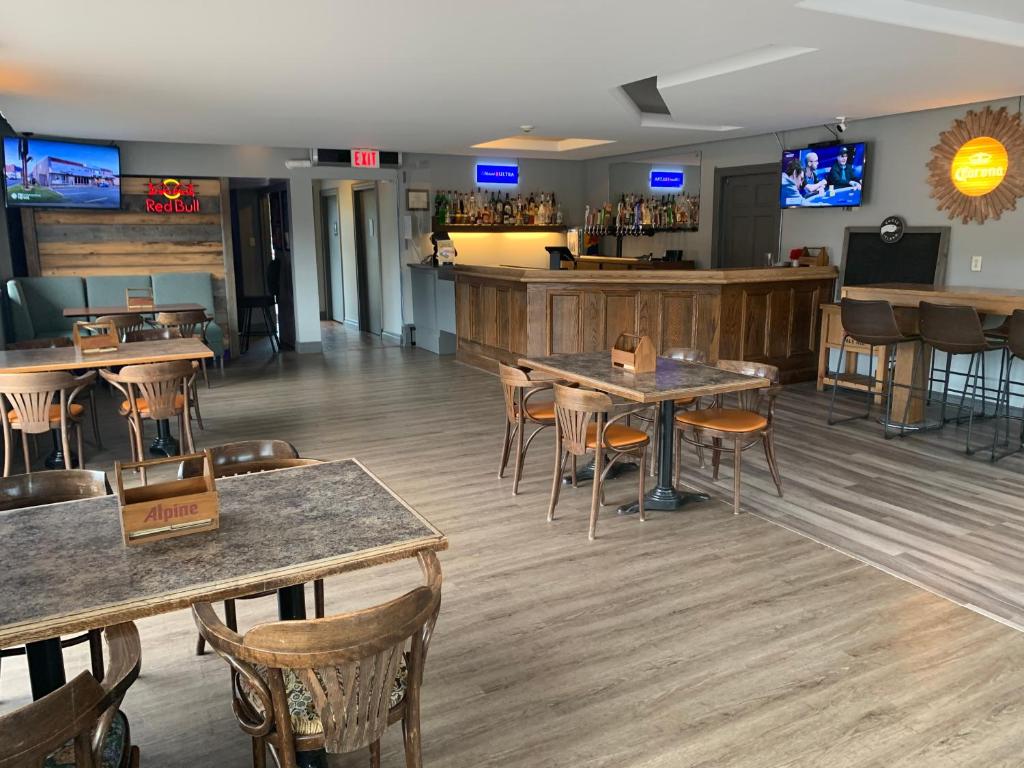 Stonehouse Motel and Restaurant photo 4