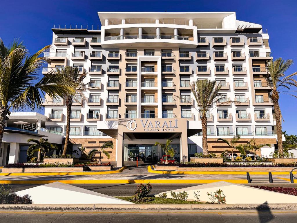 Varali Grand Hotel photo 1