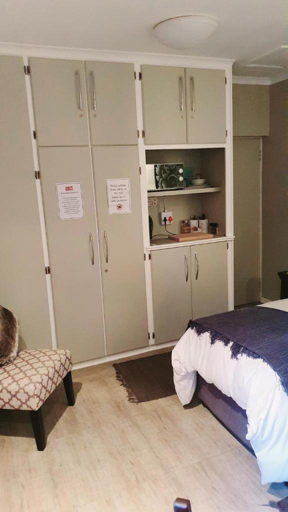 THE SPARE BEDROOM Unit 1 photo 2
