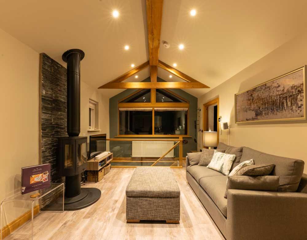 Fox Corner, Ambleside, romantic retreat for two, dog friendly, hot tub photo 3