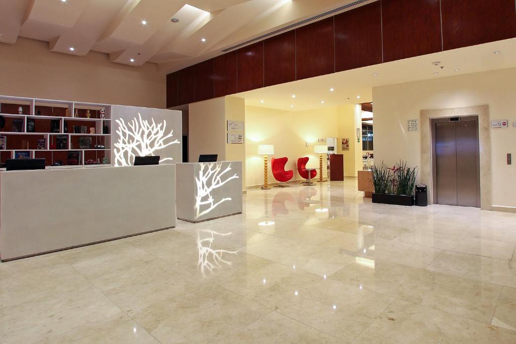 Hotel Opus Grand Toluca Aeropuerto photo 2