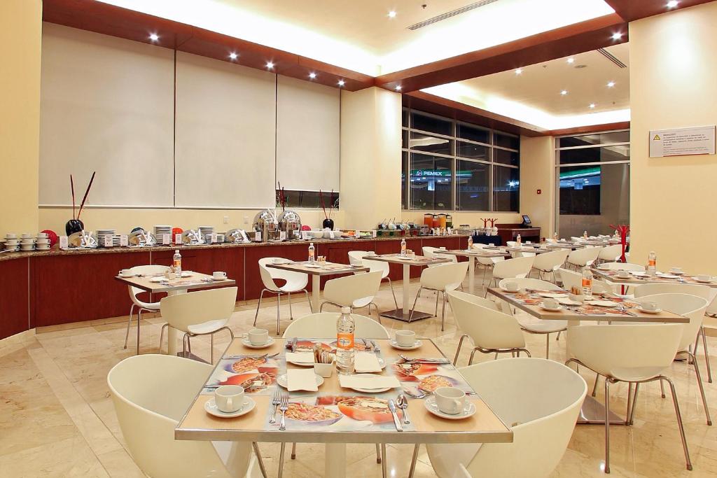 Hotel Opus Grand Toluca Aeropuerto photo 4