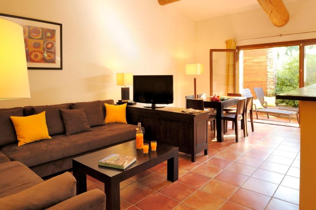 Вилла (Two-Bedroom Villa Garden Side), Domaine Codaleone