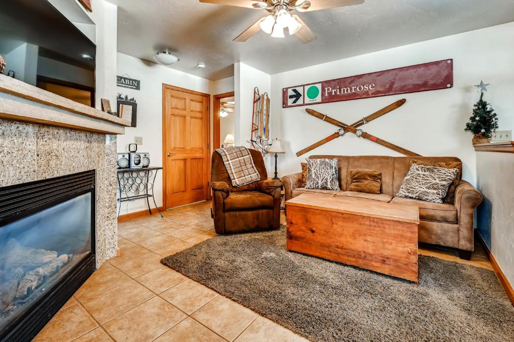 Two-Bedroom Condo at Streamside Lane photo 3