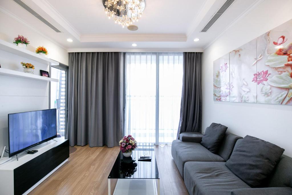 *BOM HOMESTAY* VINHOMES TIMES CITY- 2 BR- COZY APT