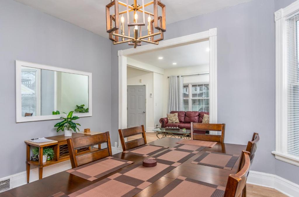 Beautiful Apartment on the west side in Buffalo image