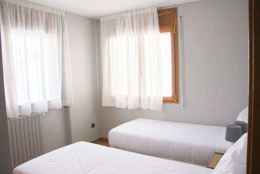 {
  "en-gb": "APARTAMENTS COLELLS"
} photo 4